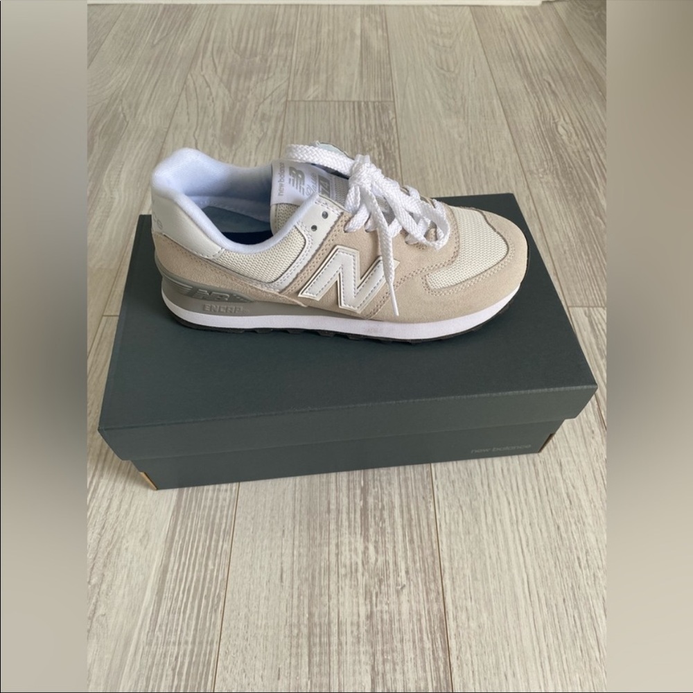 New Balance 574 Classic Shoes - Size 7